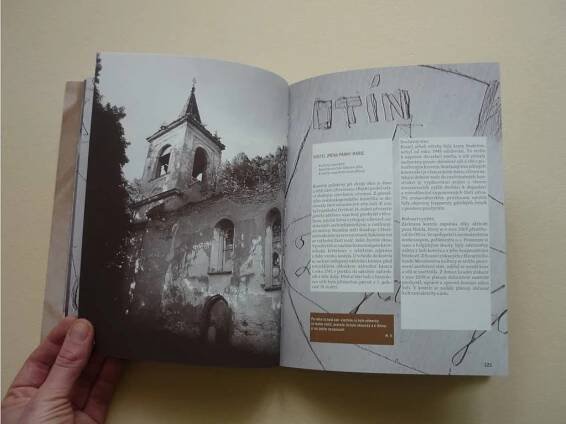 Kniha Práce jako na kostele zlatá na evropské přehlídce designu / design / Font