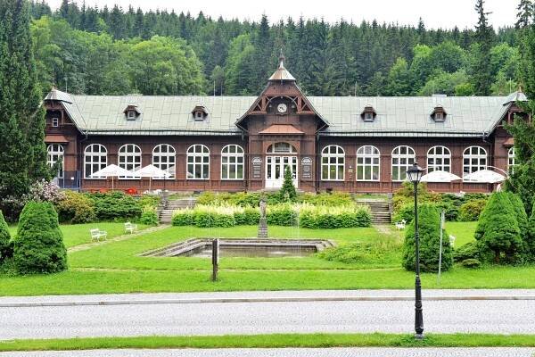 Horské lázně Karlova Studánka - Lázeňské domy a vily, Rekreační pobyt 5 nocí - NEMO tour 