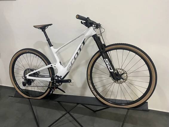 SCOTT Spark RC Pro - vel. M - nové komponenty, na vše záruka!!! za 95 000 Kč