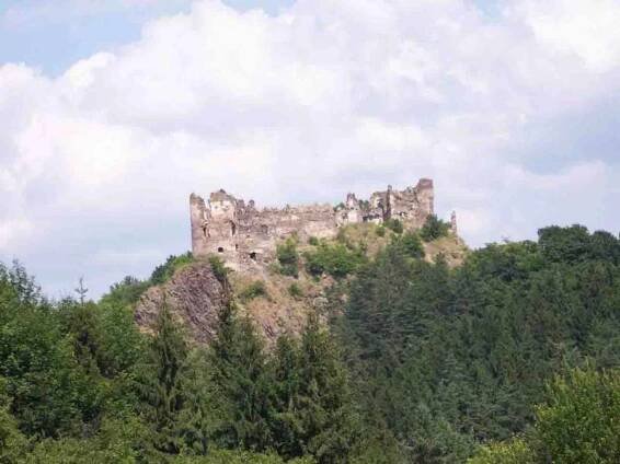Šášov « Slovenské hrady