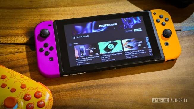 How to turn off the Nintendo Switch (and its controllers)