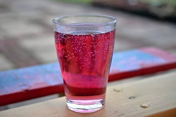 Teplo přeje výrobcům nealkoholických nápojů. Oblíbené jsou i domácí limonády