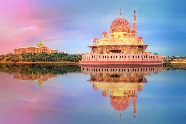 Západ slunce nad Putrajaya mešity, Kuala Lumpur — Stock obrázek
