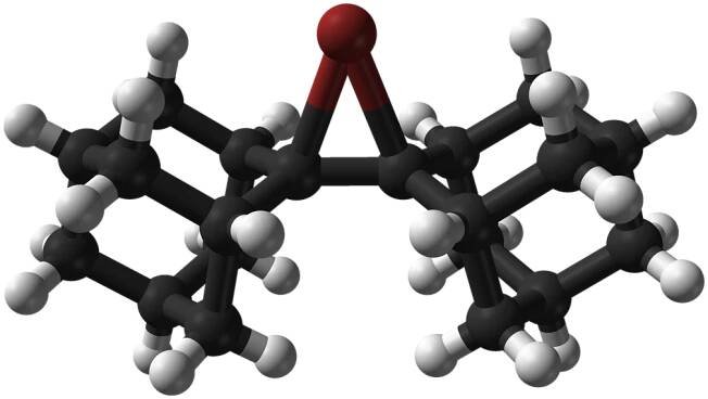 Soubor:Biadamantylidene-bromonium-ion-from-xtal-1994-3D-balls.png