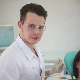 Lékař Denis Kiričenko názory - zubař Slaný - ZnamyLekar.cz