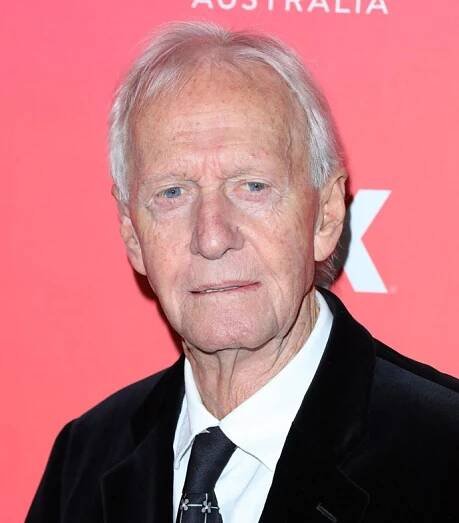 Představitel Krokodýla Dundeeho, herec Paul Hogan (84), se po dlouhé době objevil na veřejnosti. Dramaticky zhubl a jen těžko se pohybuje bez invalidního vozíku.