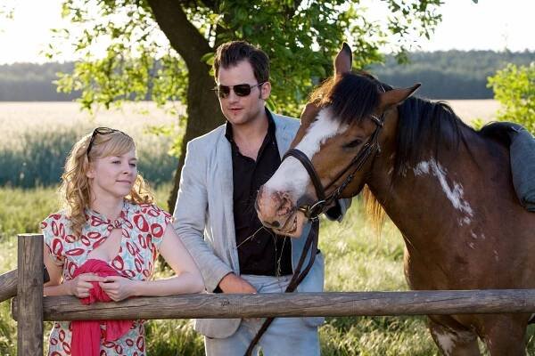 Můj Džin z lahve a já - Z filmu - Jasmin Schwiers, Torben Liebrecht
