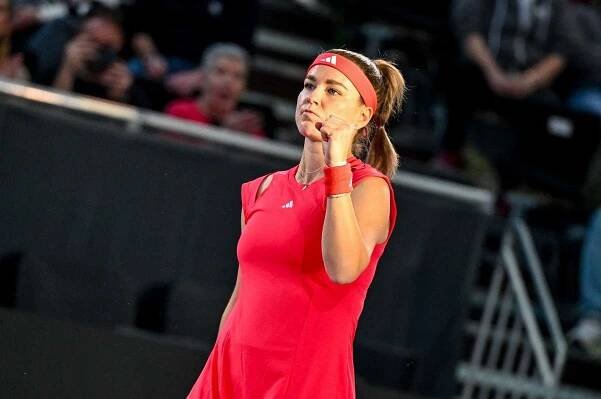 Muchová v Dubaji postoupila do semifinále, čeká ji přemožitelka Noskové Dánka Tausonová