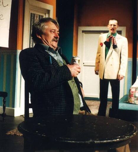 Václav Dušek (Karak, vrátný) a Jan Beneš (Heinz, ředitel hotelu), foto Ladislav Formánek
