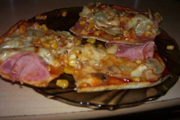 Pizza jako z pizzerie - fotografie 3 - TopRecepty.cz