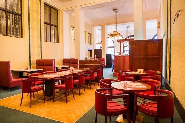 Hotel U Beránka Náchod | Ubytujte se v krásném secesním hotelu