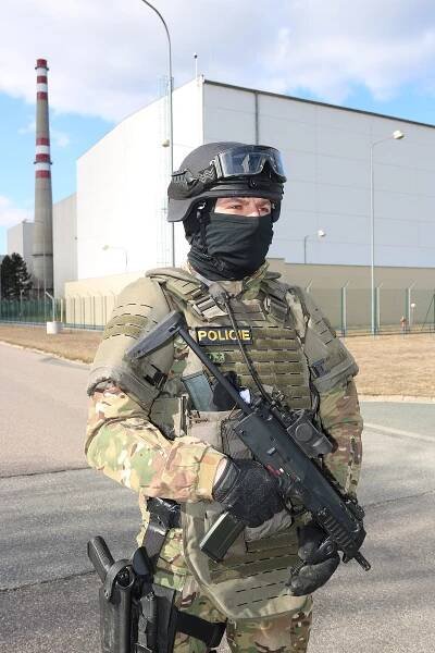 Nadace ČEZ podpořila vybavení pro policisty Speciální jednotky Dukovany | Vysočina-news.cz