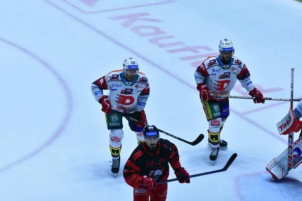 Pardubice v přeházené sestavě zdolaly Olomouc. Vomáčka čaroval v brance