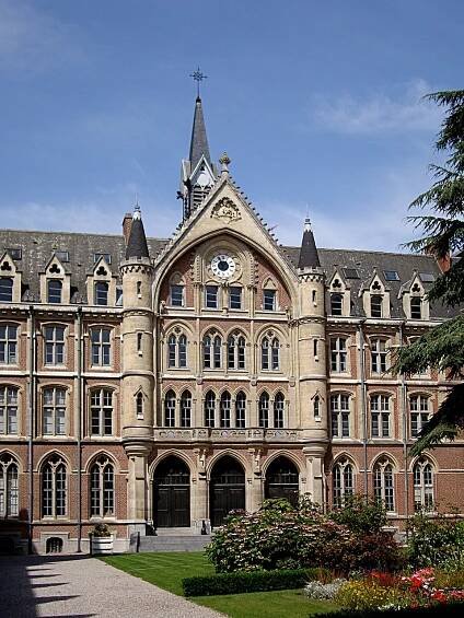 File:Lille catho entree.JPG