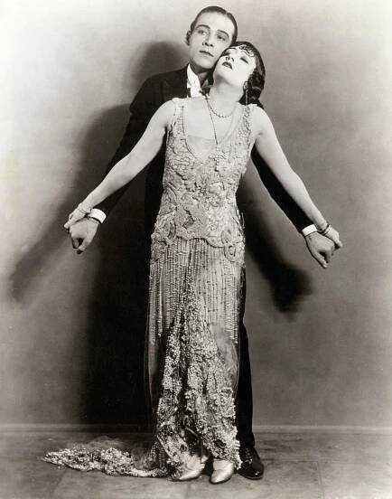 Rudolph Valentino And Gloria Swanson In &Amp;Quot;Beyond The Rocks&Amp;Quot; .