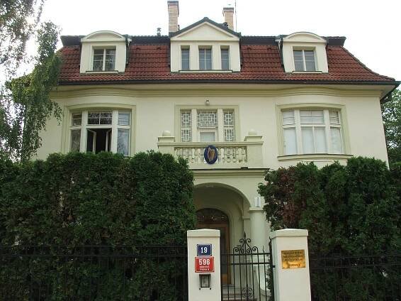 Soubor:Irish embassy residence Prague 3203.JPG