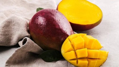 Jak poznat zralé mango? Zralé mango má pružnou slupku a poznáte ho i po čichu.