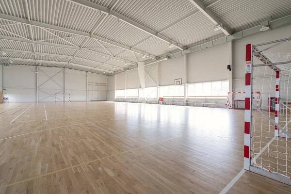 Sportovní hala Blučina · 20 x 40 m, 1 velké nebo 2 malá hřiště