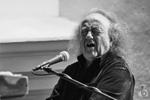 Józef Skzek, Karviná - Parádní koncert Józefa Skrzeka (SBB) s dcerou Ellou v rámci Karvinského varhanního festivalu. - Fotograf