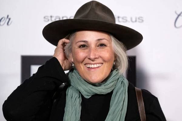 Ricki Lake Shares 'Raw Video' Shaving Her Head Amid Years of Hair-Loss Struggles: 'A Place of Peace'