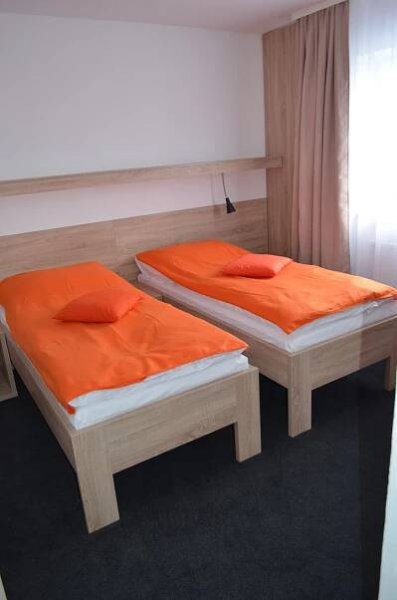 Ubytování :: Hotel ČESKÁ FARMA