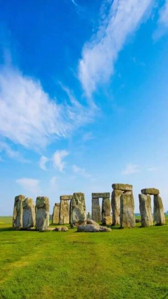 Stonehenge v Wiltshire v Anglii za oblačného počasí stock fotka