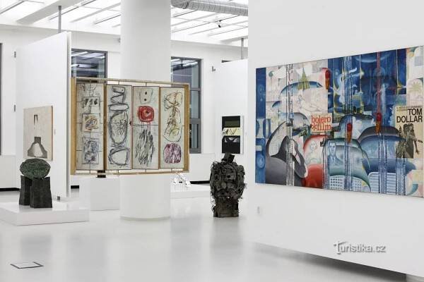 Krajská galerie výtvarného umění ve Zlíně © 14|15 BAŤŮV INSTITUT