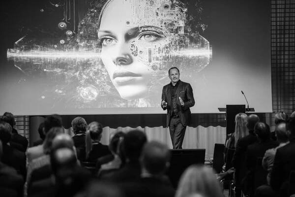 Peter Hacker | Passionate, Internationally Expert for Cyber Crime & Digital Change