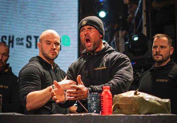 Bejr nepřekvapil! Soukupa v boxerském zápase několikrát udeřil hlavou, po napomínání se rozhodl pro takedown a prohrál na diskvalifikaci - Ruik.cz