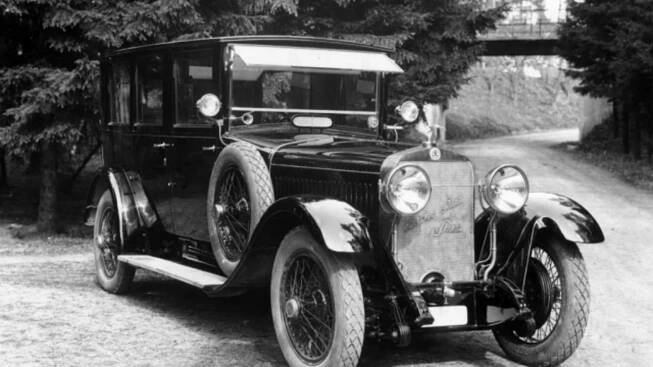 První škodovka s vlastním logem stála jako tři domy. Udivovala motory, jezdil s ní Masaryk