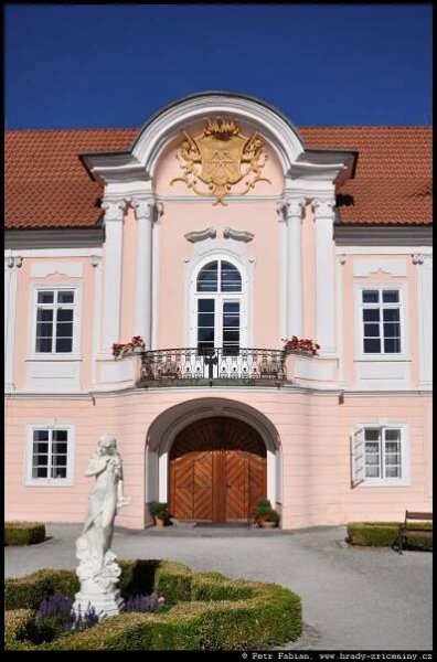 Hrádek u Sušice – fotografie / hrady-zriceniny.cz