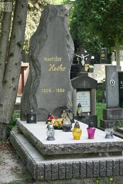 HEČKO  František