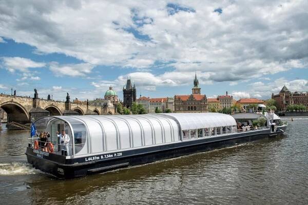 Praze se představila nová kráska – loď Bohemia Rhapsody | Prague-Boats.cz