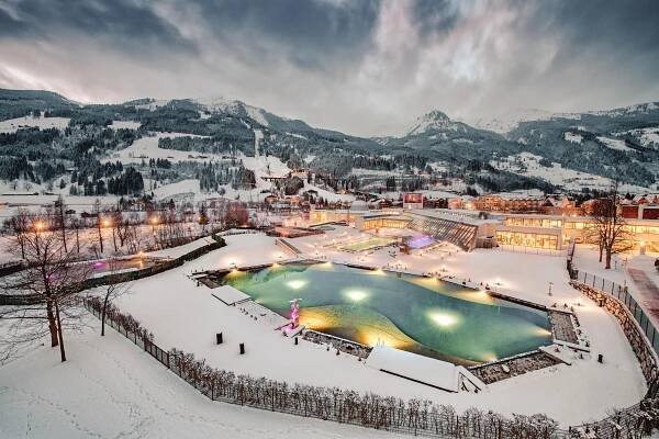Gastein: Book Hotel Norica mit Bademantel direkt in die Therme in Bad Hofgastein with top price online
