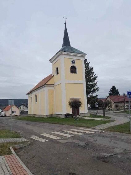 Z návštěvy obce Bílé Podolí. Na snímku kostel sv. Václava.