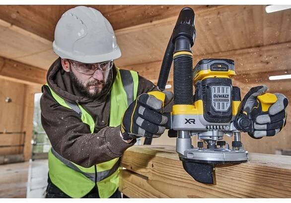 Aku horní frézka DeWALT DCW620H2-QW 18 V XR, 2x 5.0 Ah