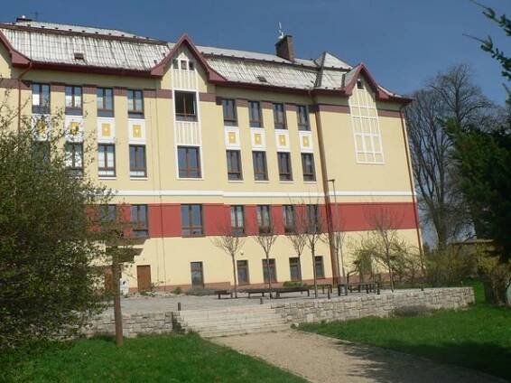Základní škola a mateřská škola Plesná, příspěvková organizace foto 3