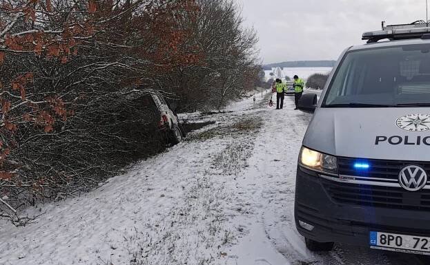 Velmi vážná nehoda uzavřela hlavní tah z Plzně na Karlovy Vary | Krimi Plzeň