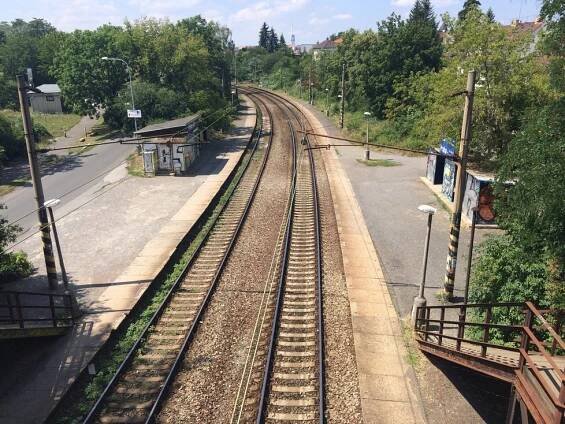 Vlaková zastávka Strašnice časem zmizí. Nahradí ji Eden a Zahradní Město