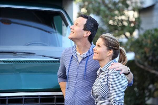 The Neighbors - There Goes the Neighbors' Hood - Z filmu - Scott Weinger, Candace Cameron Bure