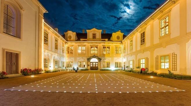 Večerní prohlídka zámku s večeří pro dva | Eshop