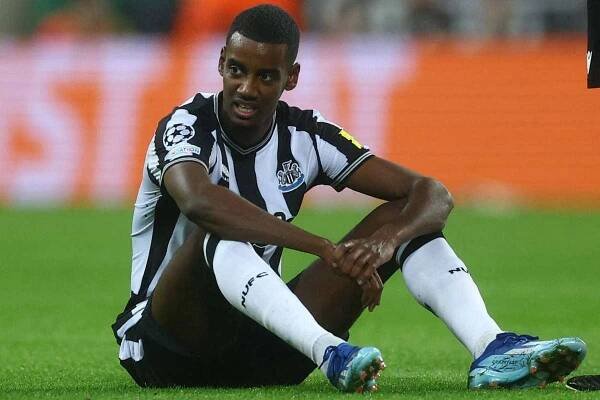 Vysoká daň za působení v Lize mistrů. Newcastle v duelu s Dortmundem přišel o dva hráče