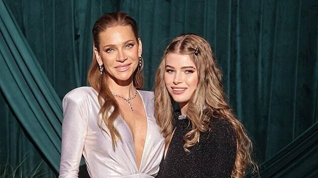 Andrea Verešová a její dcera Vanessa Volopichová na party Progresus v Karlových Varech (8. července 2025)