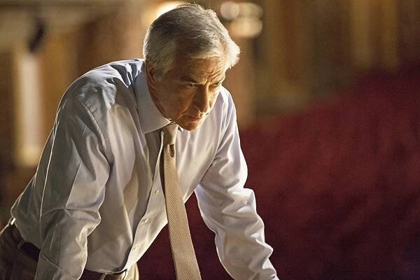 David Strathairn