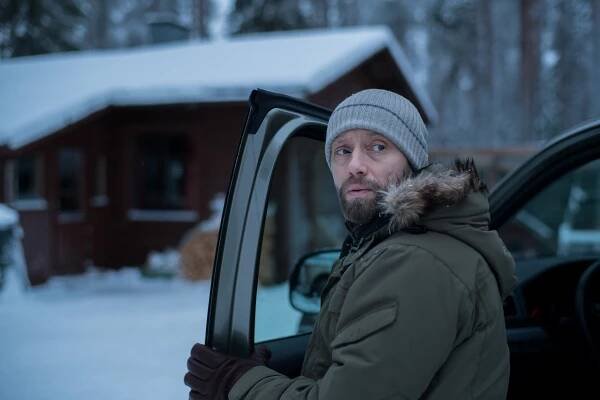 White Wall - Guldtåget - Z filmu - Aksel Hennie
