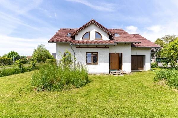 Rodinný dům 5+1 s garáží, 152 m2 - Dobrovice-Chloumek, okr. Ml. Boleslav – QARA