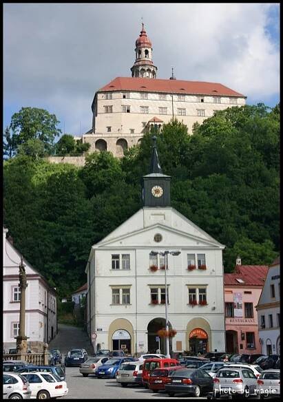 NACHOD. Stary Ratusz i pałac/Old Town Hall and castle