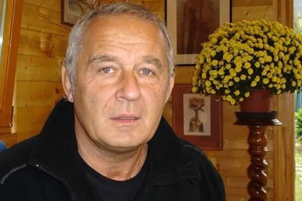 Co se týká jeho soukromí, Marcel Vašinka byl dlouhou dobu partnerem Dagmar Veškrnové. Nicméně právě díky vztahu s krásnou herečkou paradoxně zjistil, že ho to více táhne k mužům.