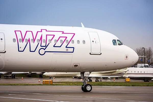 Wizz Air`s low-fares land in Athen – Dfly