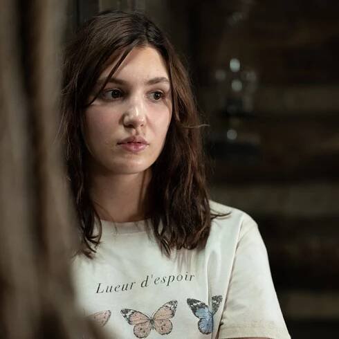 Sophie Nélisse on the ‘Yellowjackets’ Finale, Fan Theories, and Why She Honestly Thought “I’m Getting Fired”